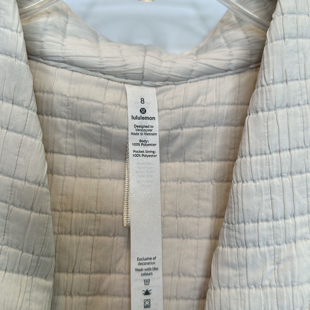 Lululemon Serene Travels Vest in cream (light Ivory)‎ size 8